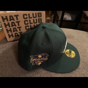 New Era New York Yankees pink bottom fitted hat